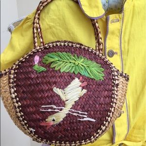 Straw purse with a duck